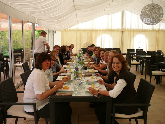 Abschiedsessen mit meinen Kollegen...
bzw. mit den Kollegen die nicht gerade im Urlaub waren!
VIELEN VIELEN DANK HERR KEMPF - das war wirklich eine super Idee!