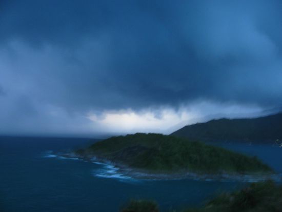 Am Cape Phromthep - kurz bevor die Welt unterging und unsere Heimfahrt mit dem Roller zu ner sehr feuchten Angelegheit wurde