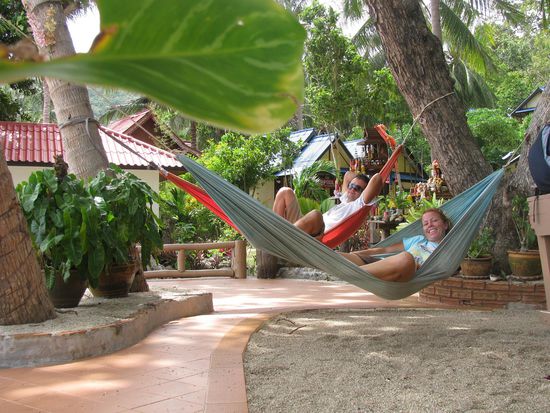 Warten auf unser Boot zum Hat Thong Nai Pan Noi Beach