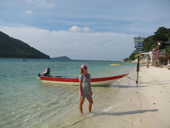 links: Blick auf die kleine Insel Kecil