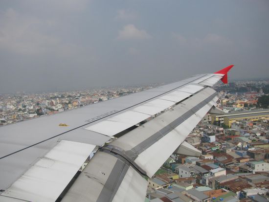 Bei der Landung in Saigon - ausser Haeuser war nix zu sehen
