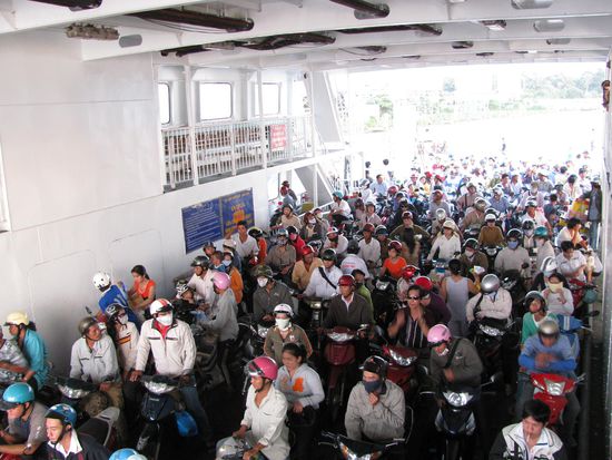 Auf der Faehre nach Can Tho in der Mekong Delta Region