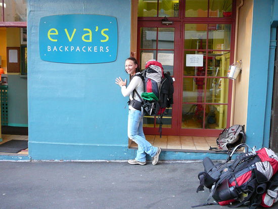 Bye bye liebe Eva...
and
bye bye Sydney...