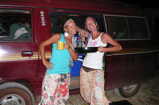 ich finde wir machen uns richtig gut als Hippies...