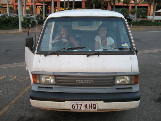 Darf ich vorstellen:
Pet (sprich Piiit) 
unser Kakadu!