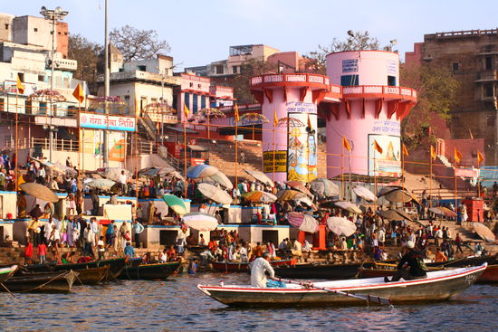 Spektakel am "Main Ghat"