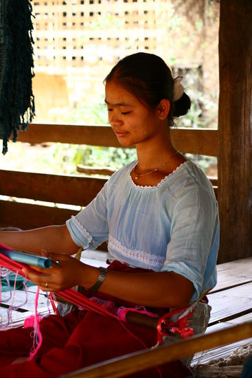 Longneck Dame ohne Ringe