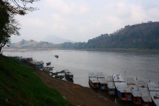 Frueh morgens am Bootsplatz.