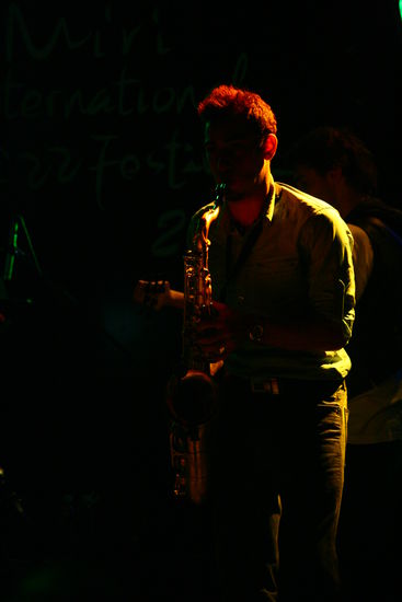 Saxophonist der Band Alamode aus Australien