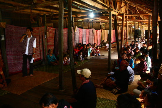 Reden werden geschwungen