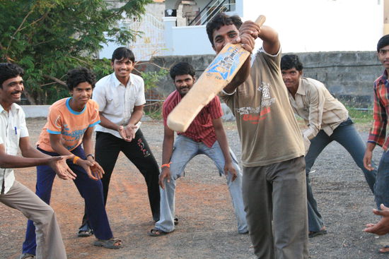 Noch mehr Cricket-stars und die, die es mal werden moechten....