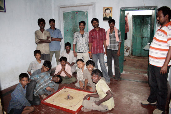 Rechts im Bild Mr. Anthony, er hat immer in der Unterkunft nach den Jungs geschaut!