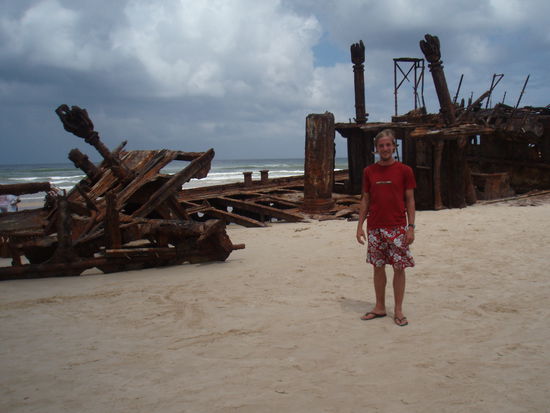 Jutta war vor 4 Jahren schon mal bei dem Wrack, damals war es allerdings noch 3 Meter hoch!!