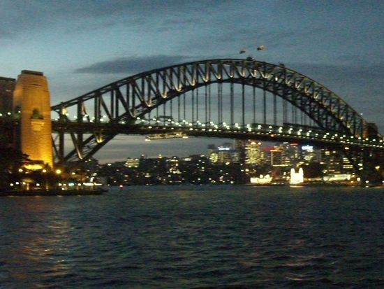 Harbourbridge bei Daemmerung