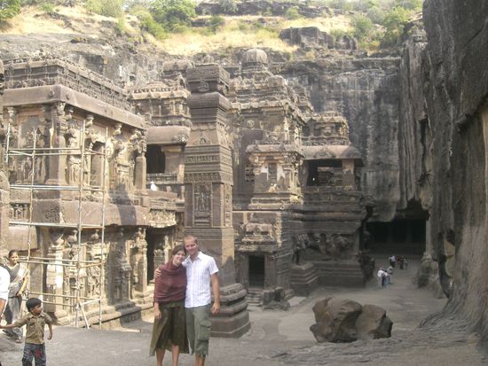 Allein fuer diese Hoehle haben 7000 Moenche 150 Jahre gebraucht, um sie aus dem Fels zu schlagen