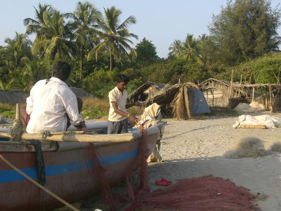 Bald ging es uns wieder besser und wir konnten die Fischer beim treiben beobachten.