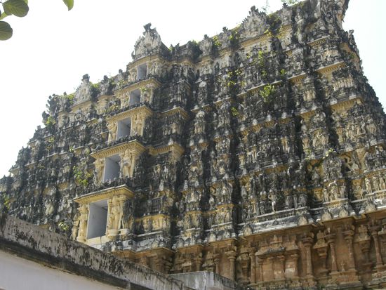 Dieser Tempel ist ein wichtiges Pilgerzentrum fuer Hindus, leider duerfen "anders Glaeubige" ihn nicht betreten.