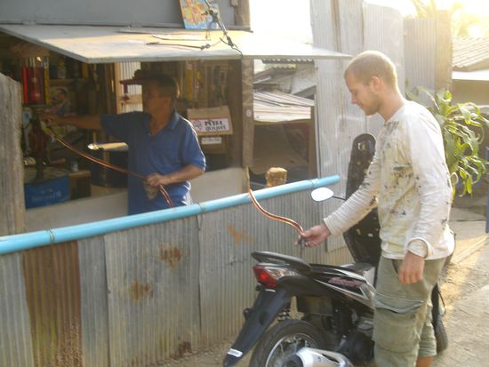 die Dorftankstelle war unsere letzte Rettung