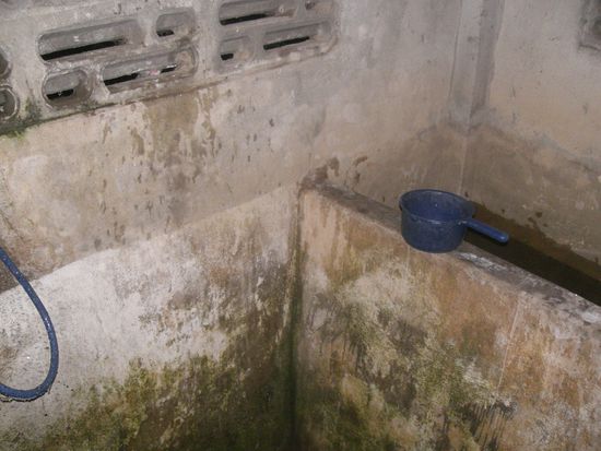 aber fuer Abkuehlung wird schnell gesorgt - unsere Dusche