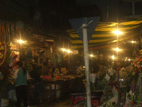 beinahe ein Kulturschock nach Laos: wo kommen denn die ganzen Leute her 