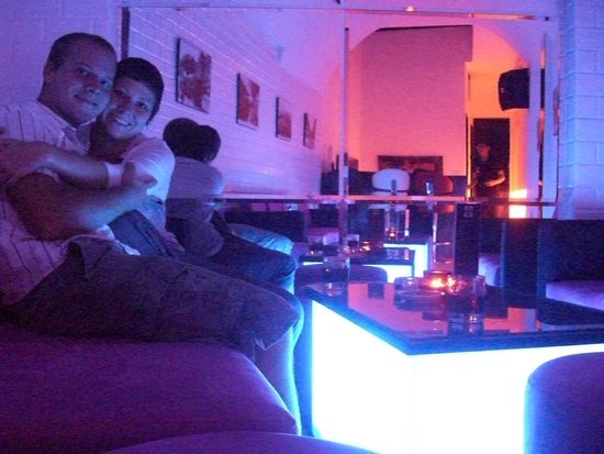 endlich shoppen, essen nach Lust und Laune, und v.a. BARS 