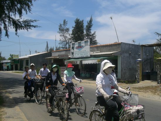 die wissen wie man sich vor der Sonne schuetzt...