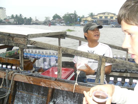 Kaffee morgens 6.00 Uhr vom Nachbarboot