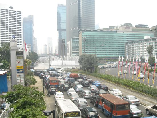 prunkvolle Innenstadt mit Luxushotels und DesignerLaeden