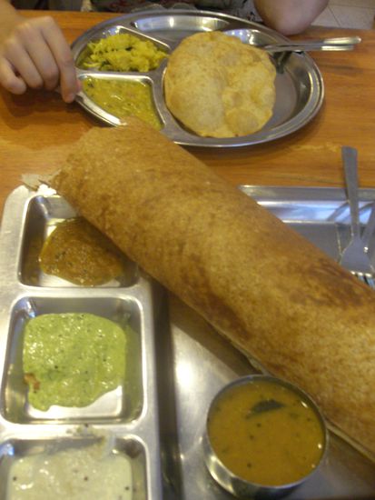 ...und orginal indisch hat es auch geschmeckt!
Poori Masala und Masala Dosa 