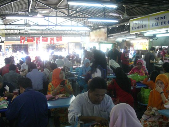 China-town: hier wird alles gegessen was in den Kochtopf "kriecht" und irgendwie nach Fleisch schmeckt