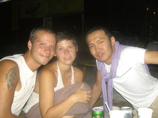 an einem Abend haben wir 4 Russen aus Kasachstan kennengelernt - es wurd wild 