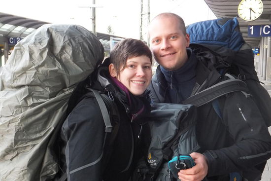 voll bepackt mit insgesamt 38 kg gehen wir los