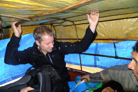 weil es wie aus Eimern geschüttet hat sind die Busse auf den nicht geteerten Straßen nicht weitergefahren - deshalb hatten wir eine üble 'Schlittenfahrt' auf dem PickUp