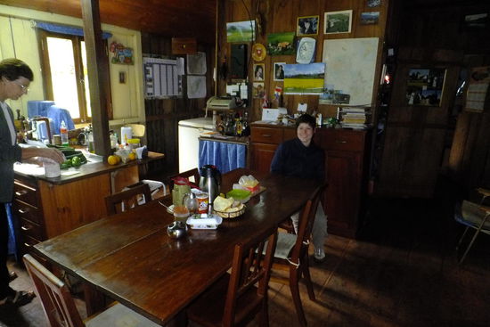 wir wurden sehr warm empfangen, und Christine hat uns die ganzen Tage wunderbar verköstigt - wie bei unseren Eltern als... 