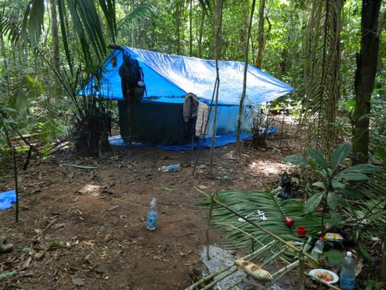 unser base camp für die 5. Nacht - selbst gebaut 