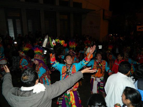 für uns persönlich war es richtig geil die Bolivianer mal ausgelassen feiern zu sehen!