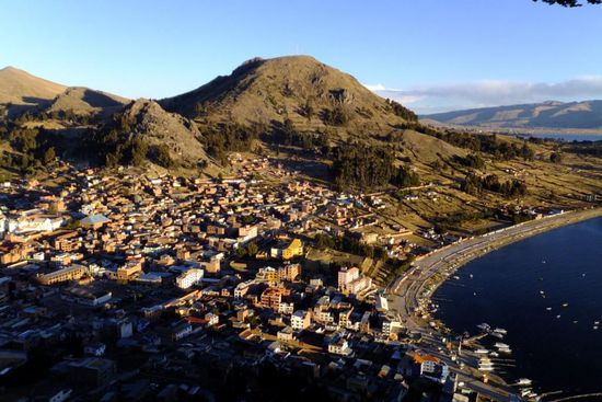 Ausgangsort Copacabana: verständlicherweise leider ziemlich überlaufen, aber die Umgebung ist sehr schön...