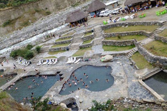 ... dann in den Thermalquellen unterwegs entspannen!