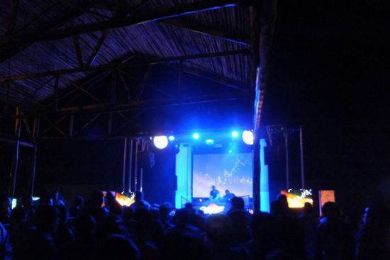 Tanzen im Sand bis zum Sonnenaufgang