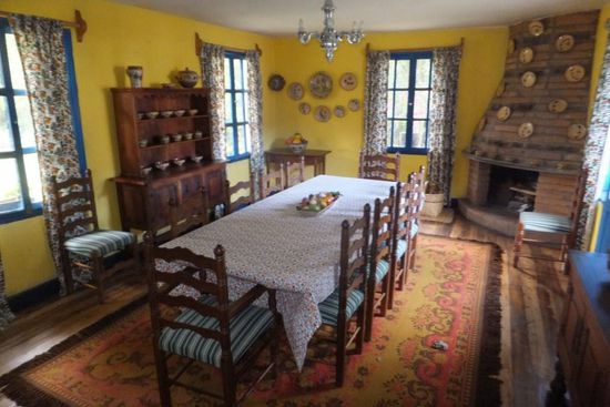 das ganze Haus ist stilvoll eingerichtet und beim laufen knarrt der Dielenboden