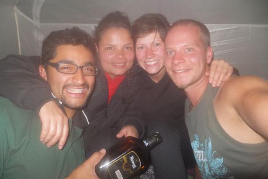 nachts beim zelten ist der kolumbianische Rum noch leckerer als er eh schon ist 