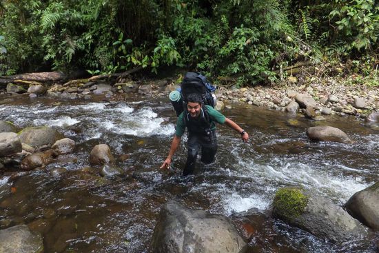 wir mussten mehrmals die Flüsse durchqueren
