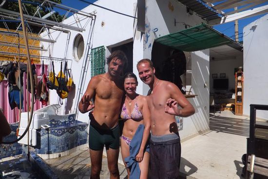 Dank unserem tollem Tauchlehrer Chakon sind wir jetzt endlich Rettungstaucher