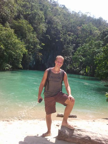 .. hier der Eingang des 7 km langen Höhlensystems..