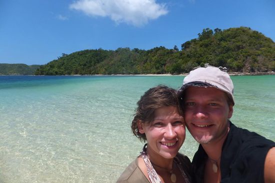 hier hatten wir lunch - und der Hund der Nachbarinsel war besonders cool: er kam rübergeschwommen, um mit uns unser lunch zu genießen!