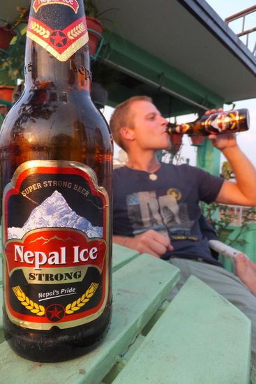 ... auf einen Siebentausender, den die Nepalesen sogar auf ihr Starkbier drucken! *cheers*