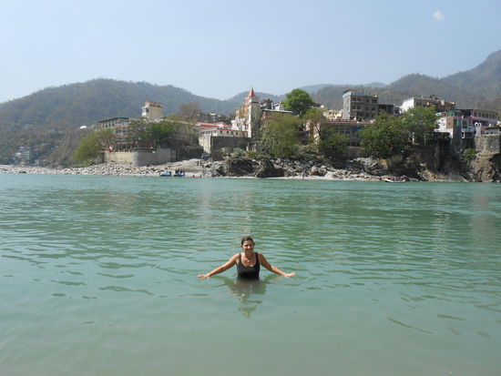 und das baden nach dem Training im Ganga, dem heiligen Fluss von Indien, kann man sich nicht nehmen lassen