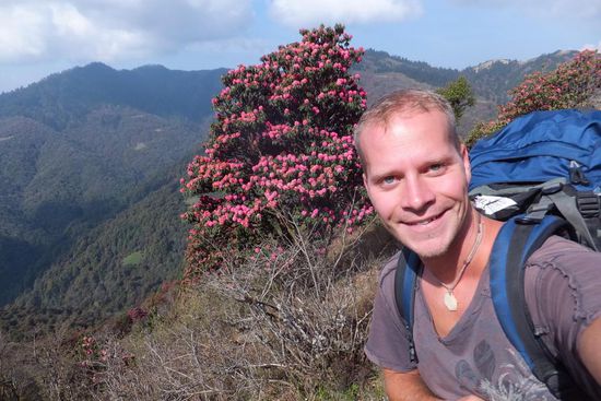 !Ui! plötzlich wieder warm 
alles blüht und Vögel zwitschern...