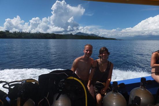 Sulawesi ist bei Tauchern weltbekannt für seine Steilwände!
*auf geht`s*