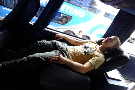 ... aber die Busse sind ausserordentlich komfortabel - so ist es kein Problem (wenns nicht durch die Berge geht)